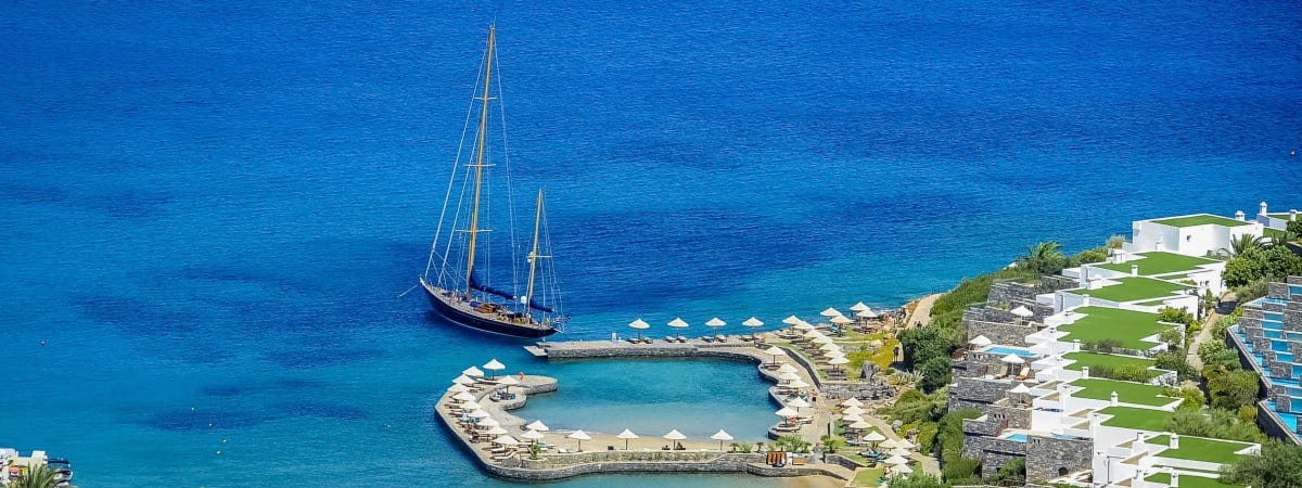 Last minute offers for sailing in Greece