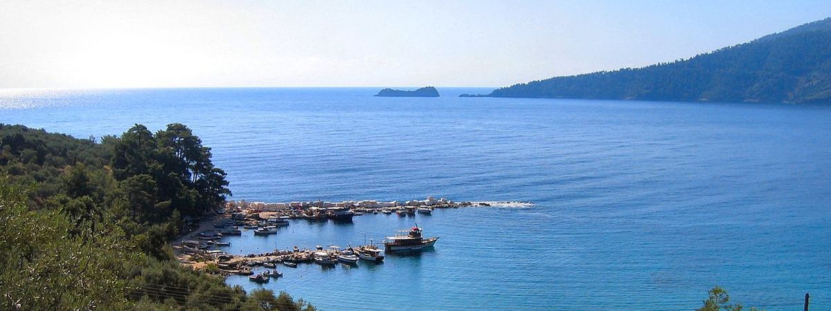 Thasos - sailing with a rented yacht and a skipper