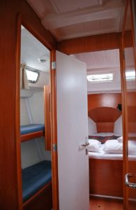 Jedrilica Beneteau Cyclades 43,4 spavaće sobe