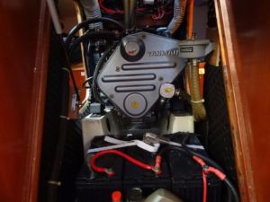 Jedrilica OCEANIS 423 Clipper - brodski motor