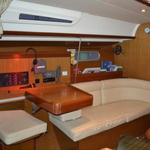 jedrilica-jeanneau-sun-odyssey-42i-05