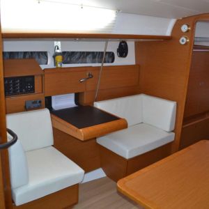 jedrilica-jeanneau-sun-odyssey-42i-07